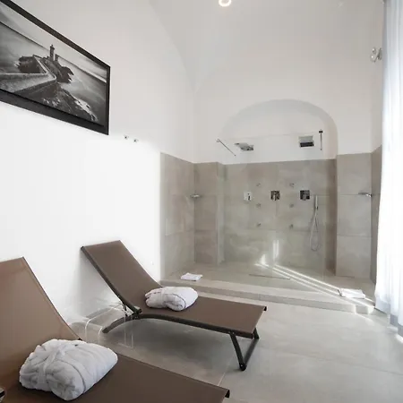 Bespoke 3* Roma
